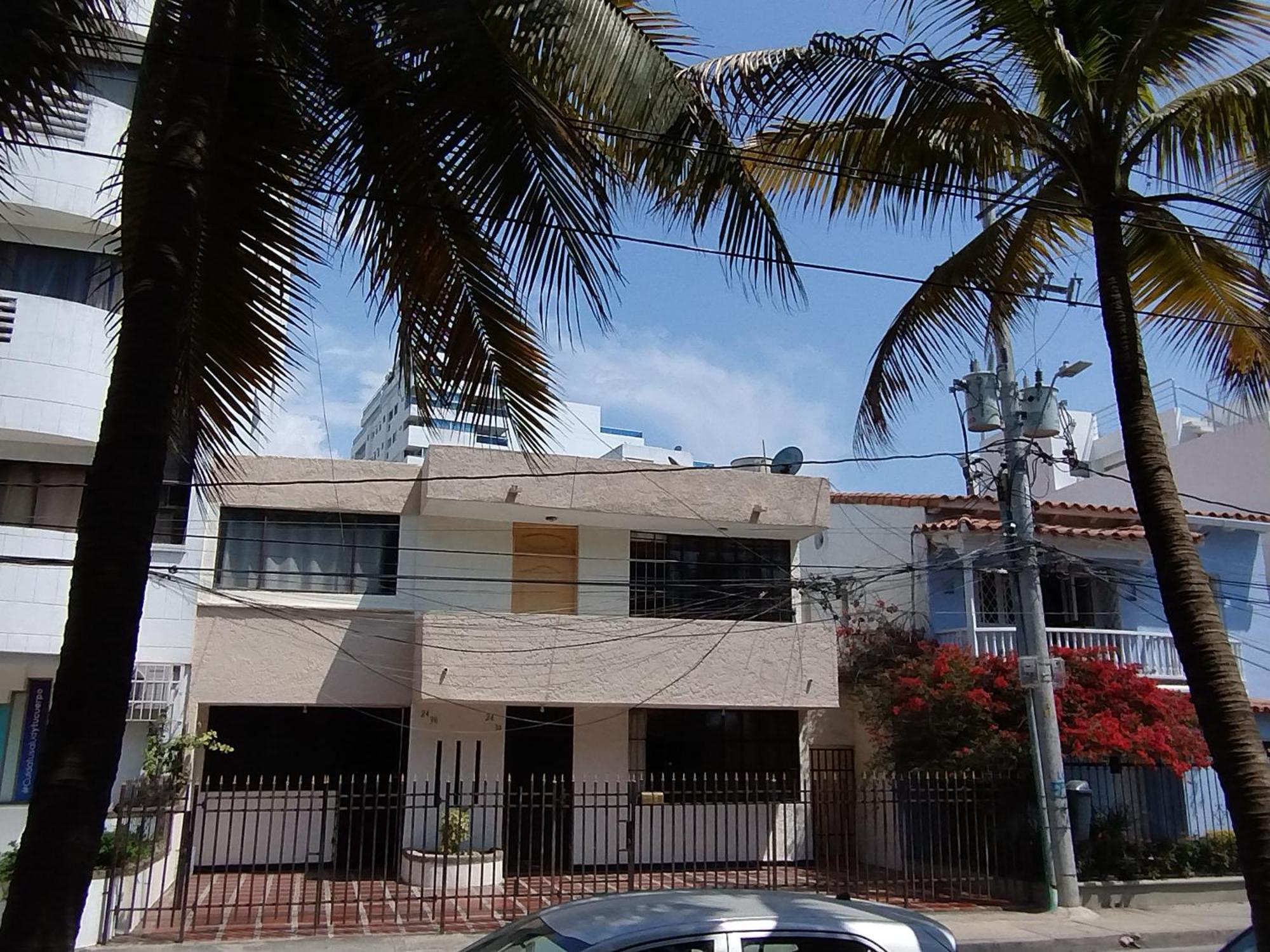 Familiar A Pocos Pasos De La Hermosa Bahia De Manga Apartamento