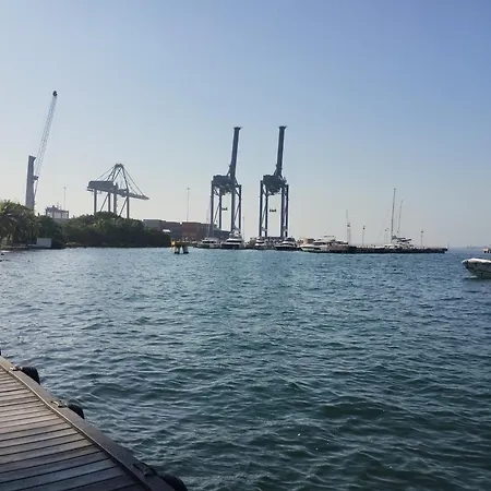 Familiar A Pocos Pasos De La Hermosa Bahia De Manga Cartagena